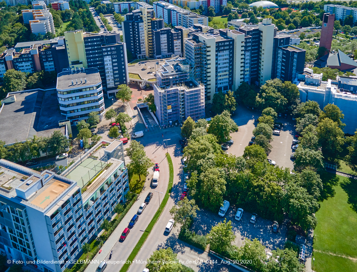 20.08.2020 - Marx-Zentrum - Wohnanlage KMR 52-62 und Studentenwohnheim in Neuperlach